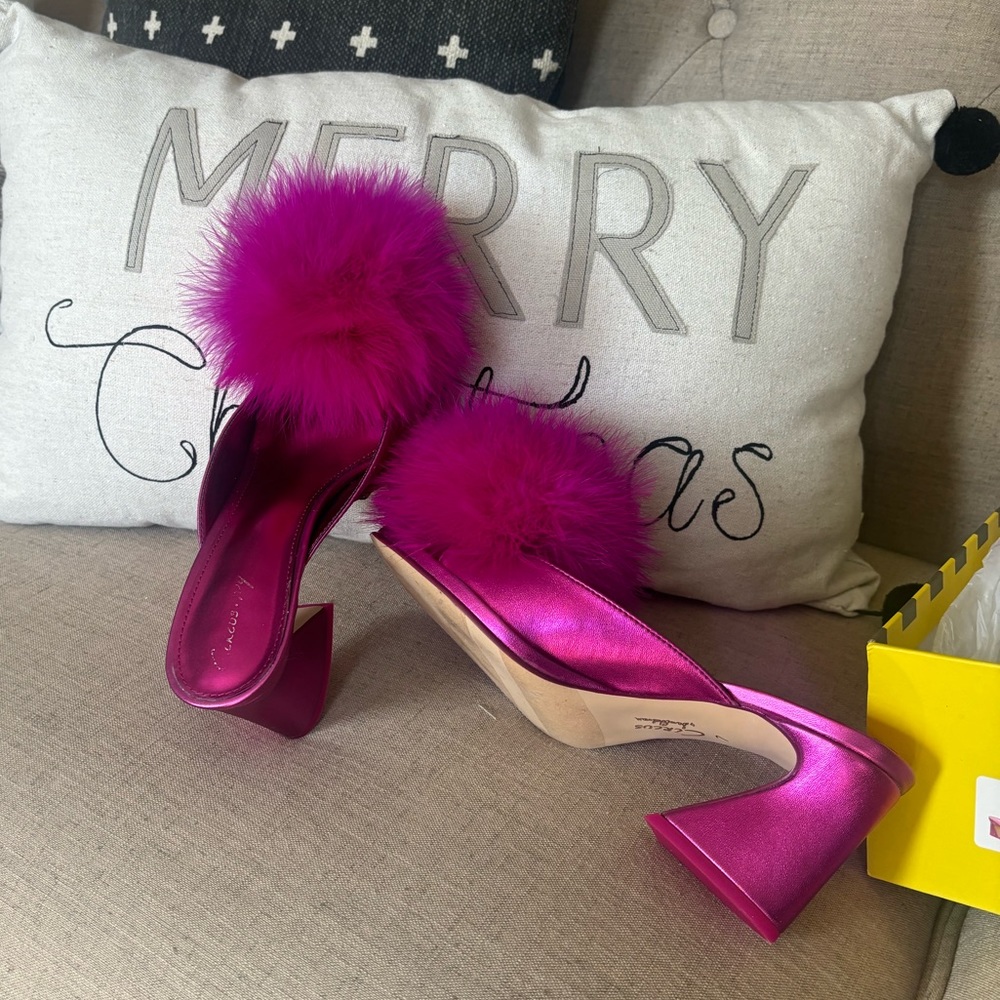 SAM EDELMAN. CIRCUS.NY